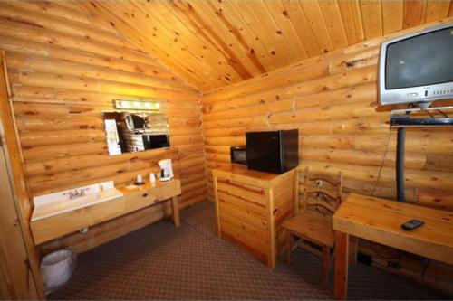 Bear Country Cabin #8 - Hotel - Saint Charles