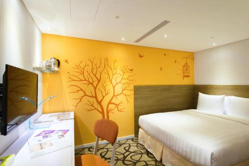 room detail thumbnail 1