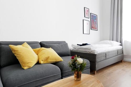 GREIF by ROCKCHAIR Apartments l SUPERHOST Status l 2 Bedrooms Boxspringbeds in City Center - Cozy Family & Business Flair welcomes you!, Berlin (photo 7)