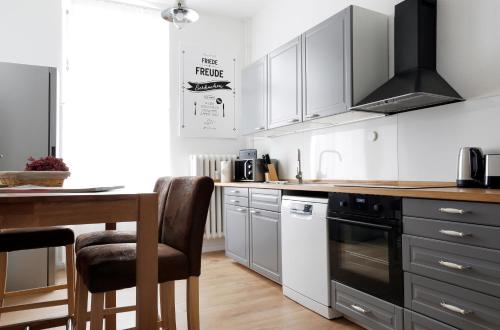 GREIF by ROCKCHAIR Apartments l SUPERHOST Status l 2 Bedrooms Boxspringbeds in City Center - Cozy Family & Business Flair welcomes you!, Berlin (photo 10)