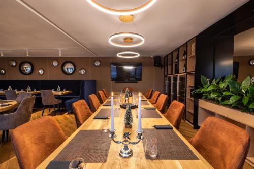 UpperHouse - image 8