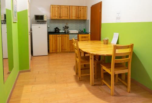 Kitchen, Lima Pub and Hostel-NEW in Gyor