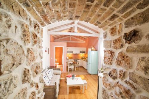 Cozy eco cottage in 49083 Liapades