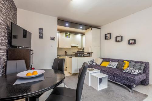  Apartman DEAN - Milohnići, Krk, Pension in Krk bei Predošćica