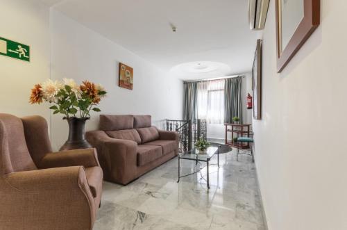 Hotel La Parrita - image 12