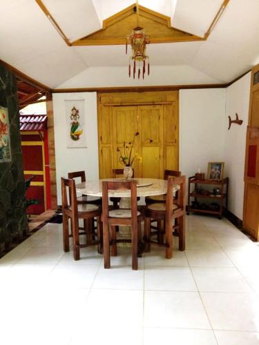Varanda/terraço, Villa Rikna in Watukarung