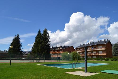 Amplio apartamento con piscina en Llívia