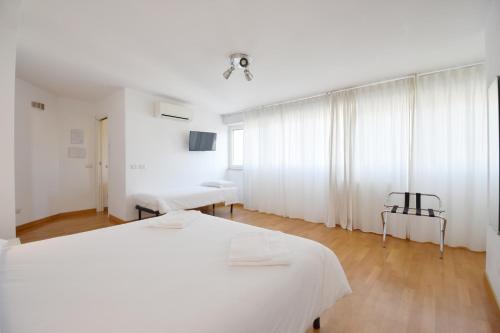 Guesthouse 2012 - image 9