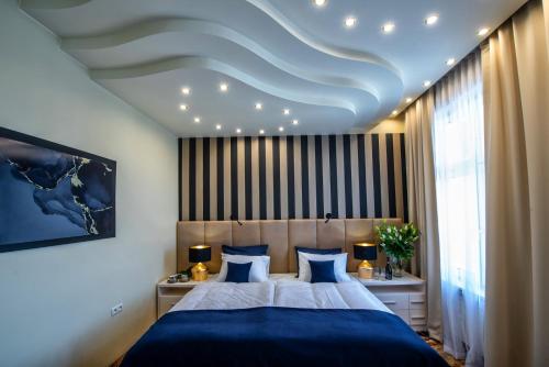 . Hotel Royal