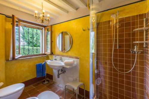 Bathroom, Villa Azzurra in Mondavio