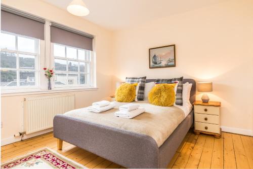 Sunny & Spacious Royal Mile Apt Dating From 1677, , Edinburgh and the Lothians