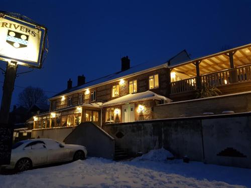 The Rivers Arms - image 5