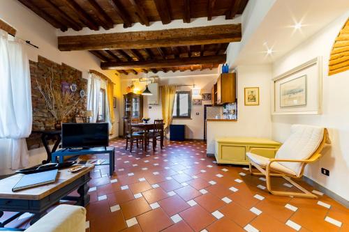 Borgo Pinti Apartment - image 3