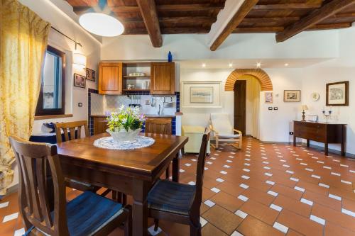 Borgo Pinti Apartment - image 2