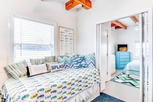Bayside Bungalow - image 5