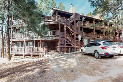 Redwood Commons B12 - image 7