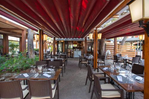 TUI BLUE Alcudia Pins - image 14