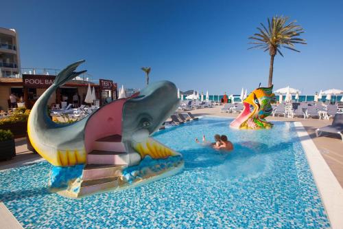 TUI BLUE Alcudia Pins - image 5