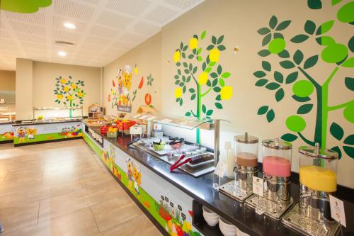 TUI BLUE Alcudia Pins - image 6