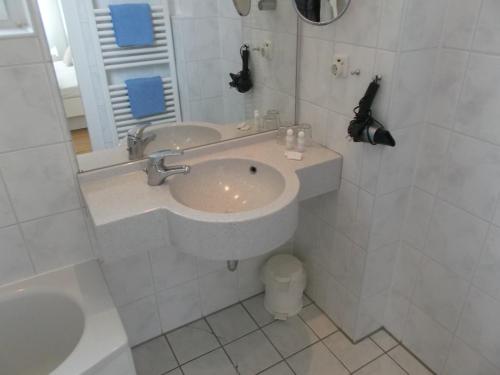ART Hotel Ufer, Дюссельдорф (фото 8)