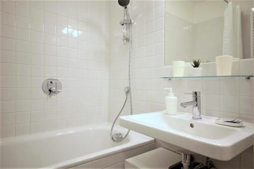 City Castle Aparthotel - image 3