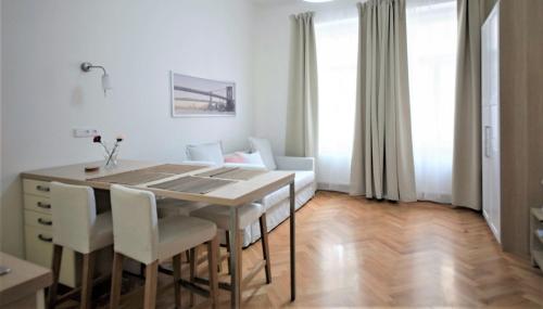 City Castle Aparthotel - image 4