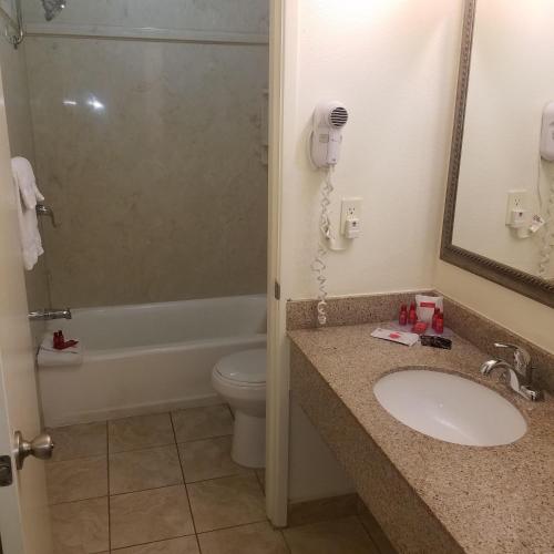 SureStay Hotel by Best Western Hollister - image 5
