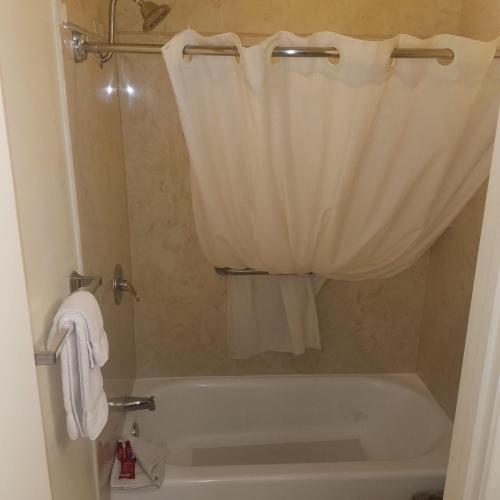 SureStay Hotel by Best Western Hollister - image 7