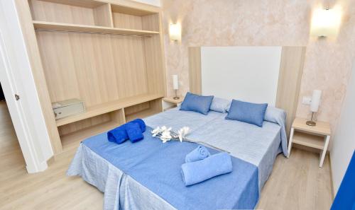 Three-Bedroom Apartment (7 Adults) room in Apartamentos Maribel