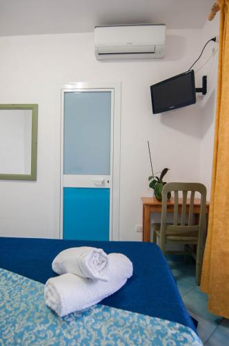 1 double bed