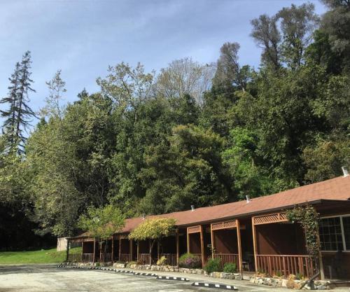 Big Sur River Inn