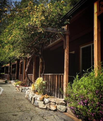 Big Sur River Inn