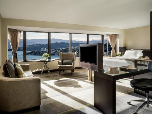 Junior King Suite with Harbour View