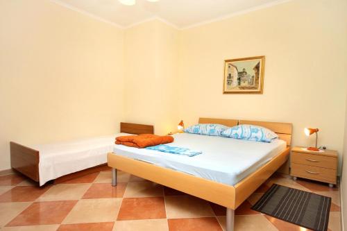  Apartment Sucuraj 6732c, Pension in Sućuraj