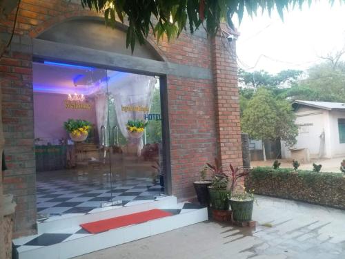 Legendary Bagan Hotel Myanmar Reviews Prices Planet Of - 