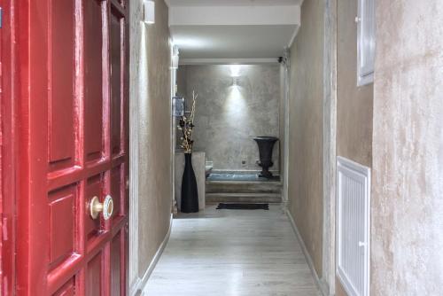 Black And White Suite - image 12