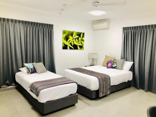 Kalidonis Village KALIDONIS VILLAGE is conveniently located in the popular Darwin City area. The property features a wide range of facilities to make your stay a pleasant experience. Service-minded staff will welcome a