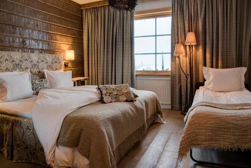 2 twin beds