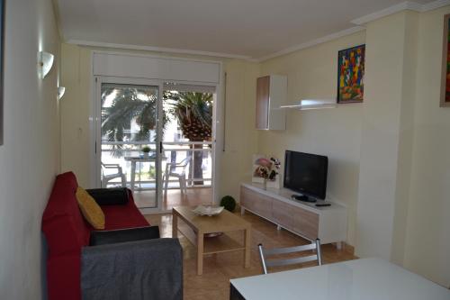  Luminoso y amplio apartamento en Salou con piscina, Unterkunft in Salou