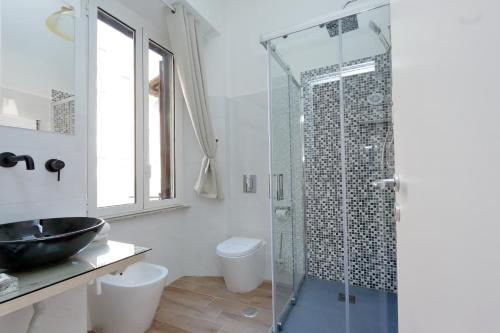 Deluxe rooms and Chilling Jacuzzi Suite Guesthouse, Roma (foto 10)