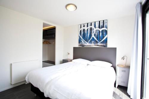 2 bedrooms, 4 beds