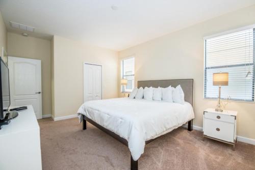 Imagine Your Family Renting This Luxury Contemporary Style Villa on Champions Gate Resort Orlando Villa 2512 - image 6