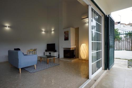  Aroeira Beach Villa in Charneca