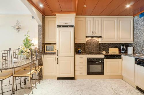 Del Parque Flats - Puerto Marina 3