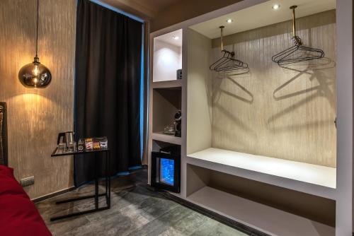 Black And White Suite - image 14