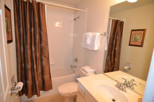 Picture Renting Your Own Luxury Villa on the Exclusive Windsor Hills Resort close to Disney Orlando Villa 2787 - image 6