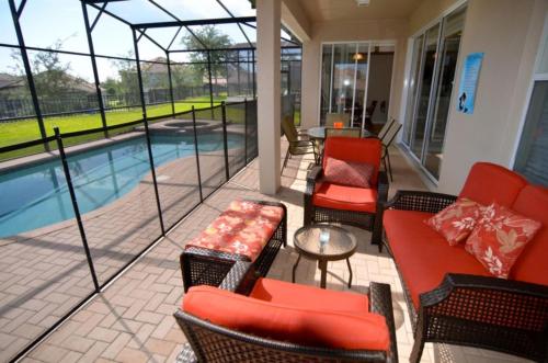 Picture Renting Your Own Luxury Villa on the Exclusive Windsor Hills Resort close to Disney Orlando Villa 2787 - image 7