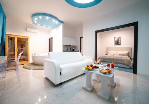 Mayfair Lifestyle Suites by Babylon Stay chambre d'hôte Castello Nuovo