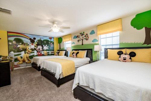 Your Beautiful 5 Star Villa Minutes from Disney on the Prestigious Champions Gate Resort Orlando Villa 2508 - image 8
