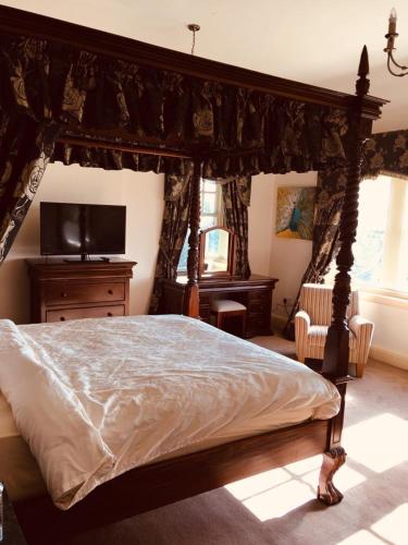 Brass Castle Country House Accommodation - image 3